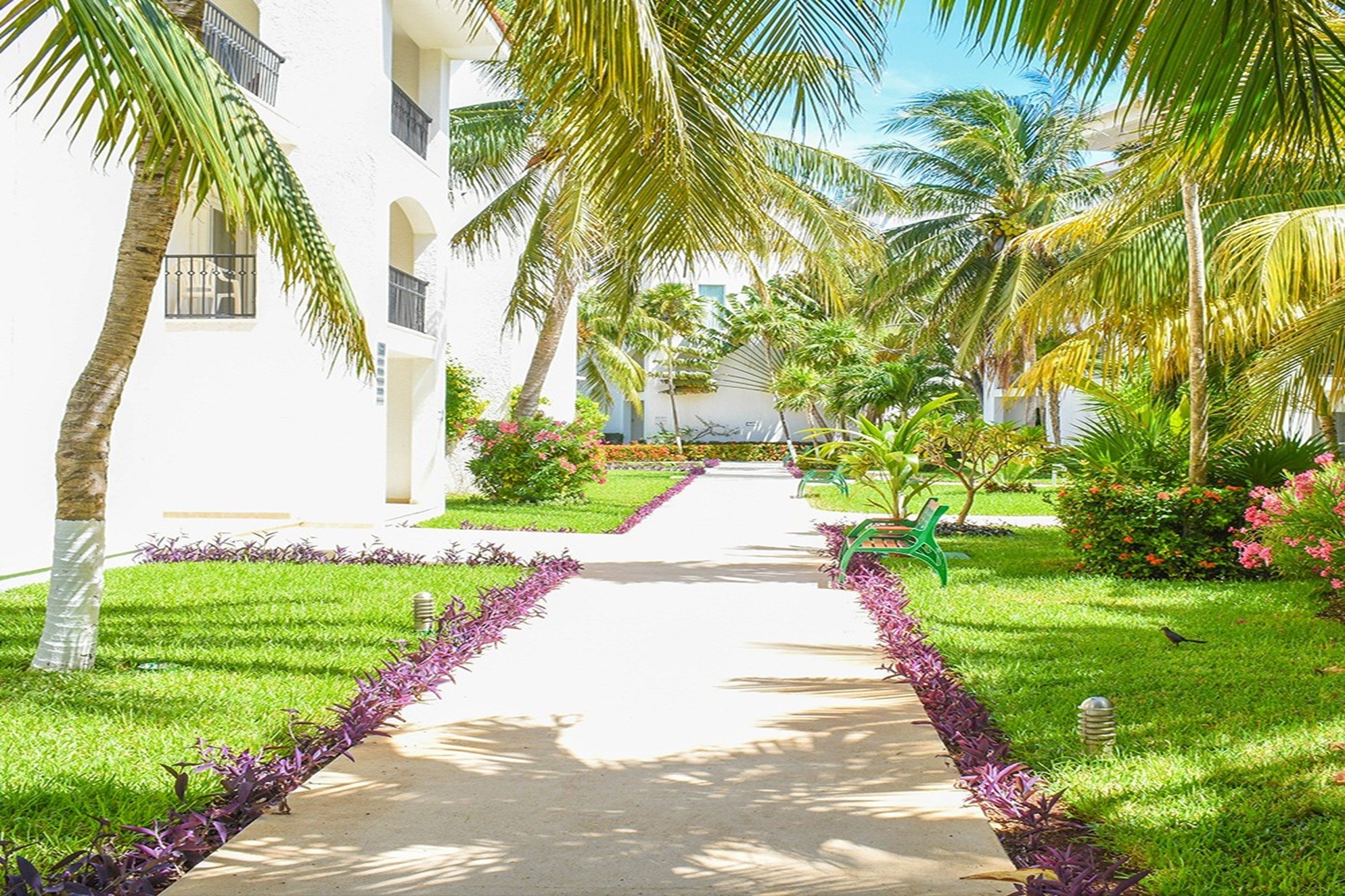 Kin Ha Tour Tailor-made tours, packages, hotels, cars Beachscape Kin Ha Villas ...