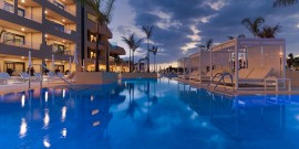 GF Victoria - Breakfast Included