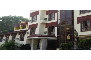 El Bosque Room Front